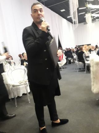 Драго Драганов с рокля на парти