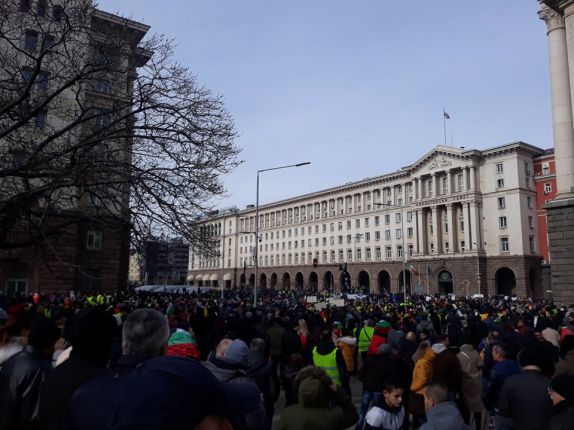 Протестът пред НС: Оставка