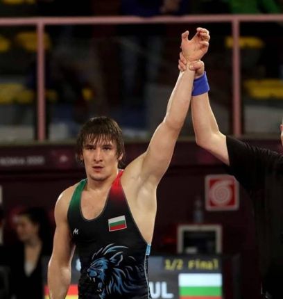 Даниел Александров също на финал на Европейското първенство по борба