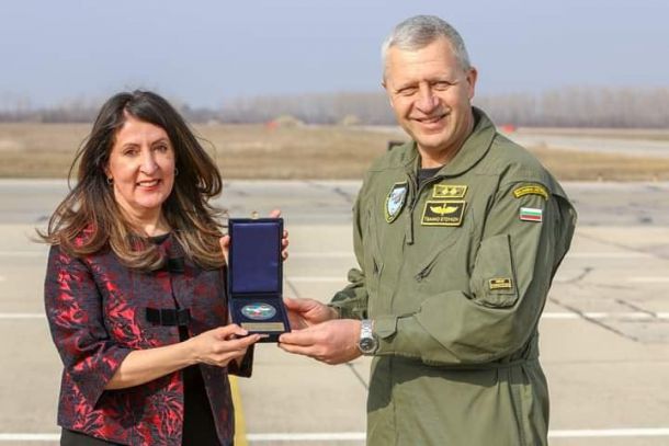 US Херо с генерала от СРС-тата показно