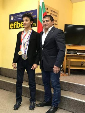  Дипломира се Едмонд Назарян