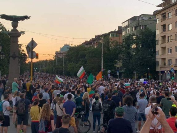 Протести за демокрация