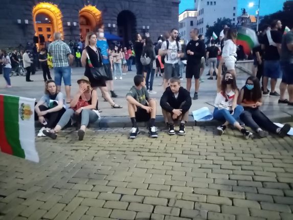 Протестите в София: Ден 8