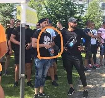 1 и същ череп около властта