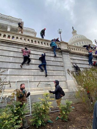 Протестът влезе в US парламента