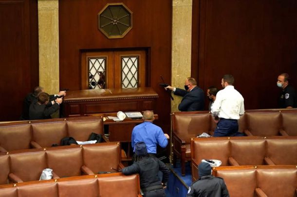 Протестът влезе в US парламента