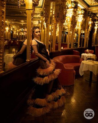 Мария Бакалова сияе на корицата на GQ