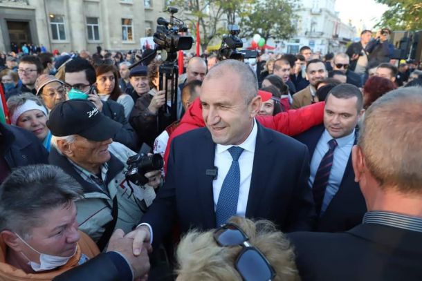 Румен Радев и Илияна Йотова закриха кампанията си в Русе 