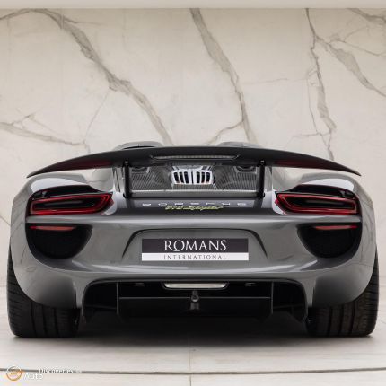 Метеорно сив металик Porsche 918 Spyder