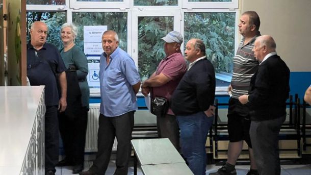   755 секции в чужбина: От Нова Зеландия до САЩ 