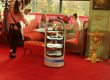 ДА! Роботи сервират в TEA&EAT 1999 сред брит интериор