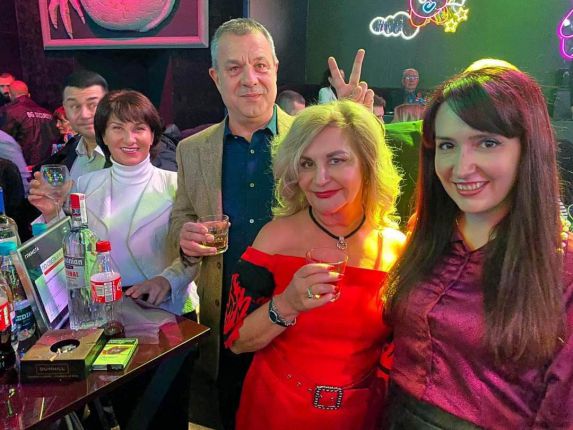    БНТ с парти в Мегами