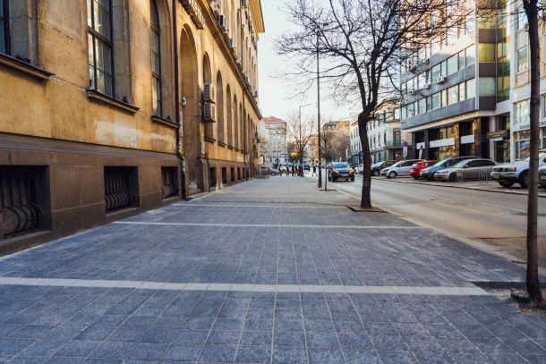 Обновяват тротоарите в цяла София