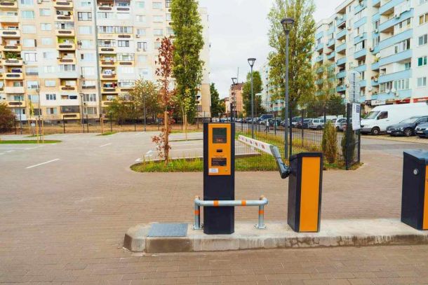 Откриха 4-етажния паркинг за 310 автомобила в Надежда 1
