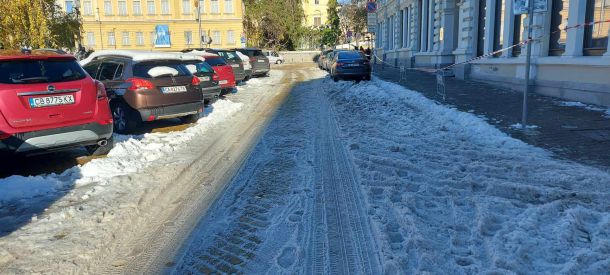   Трети ден непочистена София, а чистачите дори не са глобени от Терзиев