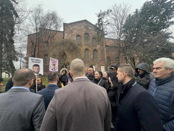 Общински съветници подкрепиха протеста срещу кмет на Бонев пред Столичната община