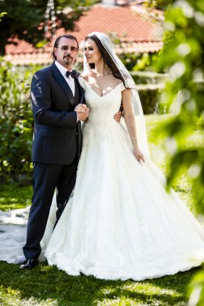  Големият Динев се ожени, Вълканов кумува