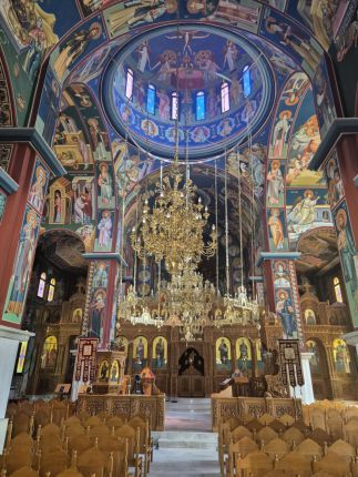 Манастир с маслинова гора и пищни олеандри, ТВ, радио, списание и лагер за деца е чудно място в "българската" Гърция