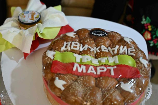  Още офиси открива пропрезидентският Трети март 