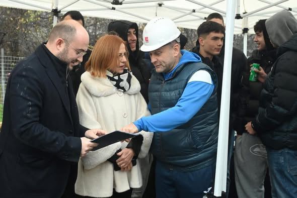   Правосъдният министър и Фандъкова откриха най-модерния спортен комплекс в София