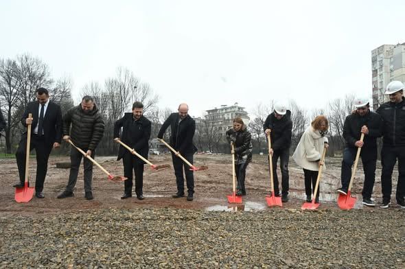   Правосъдният министър и Фандъкова откриха най-модерния спортен комплекс в София