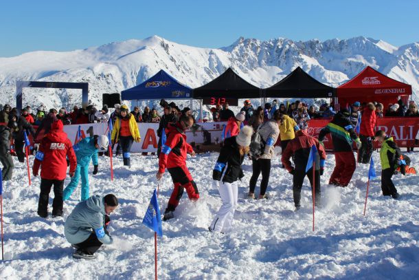 Световни ски легенди премериха сили на откриването на сезона в Банско