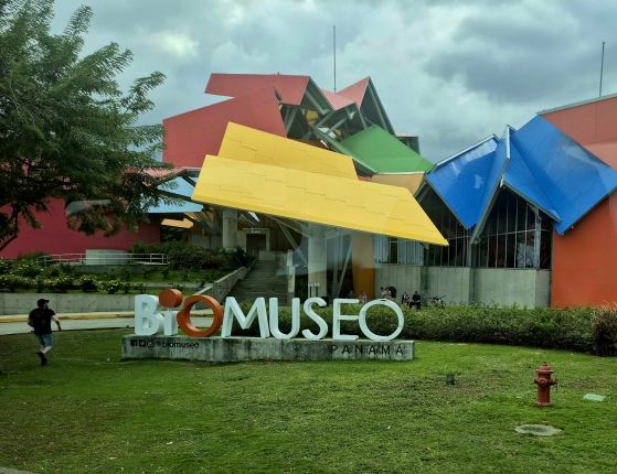 Панама като Турция на 2 континента:Защо шапката всъщност е еквадорска, Каналът, Ф. Гери и още 