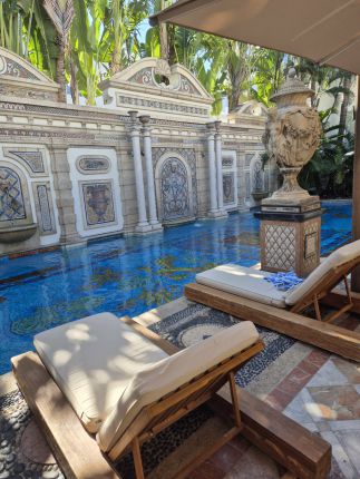   ДА! Versace: Добре дошли в къщата на гения в Маями с нас