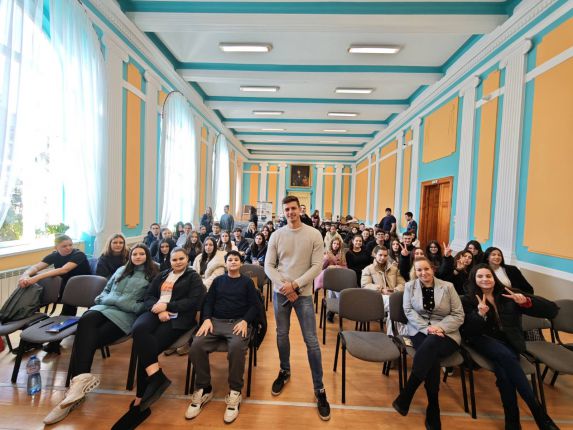 Първият бг върколак съм аз: Павел Димчев, звездата на най-гледания ни филм за 2025 г.