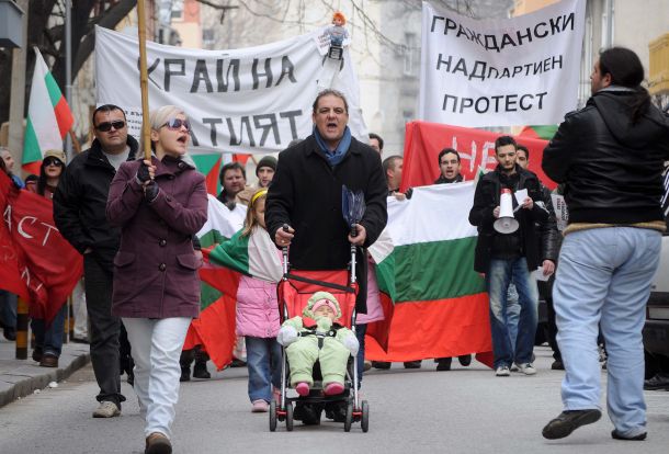 100 000 на протест срещу сметките за тока