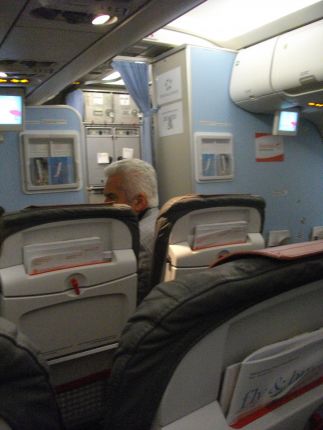 Волен Сидеров със синеока блондинка