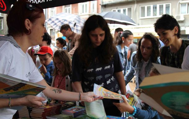 Стара хартия за нова книга събра 11 тона хартия за рециклиране