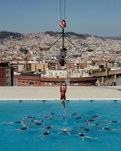 slava.bg : Дуа Липа снима в Олимпийския басейн в Барселона