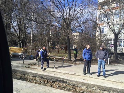 Нехайството на строителни работници блокира бул. Н.Вапцаров