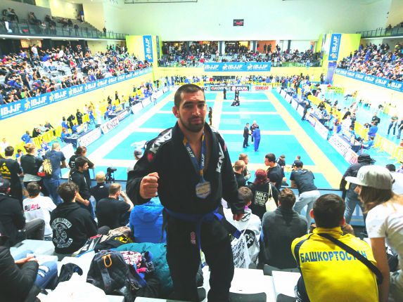 Еврошампион по сумо стана вице по жиу жицу