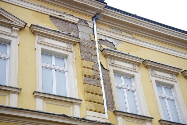 Дворецът се рути след ремонта за 3,6 млн.лв. на Вежди