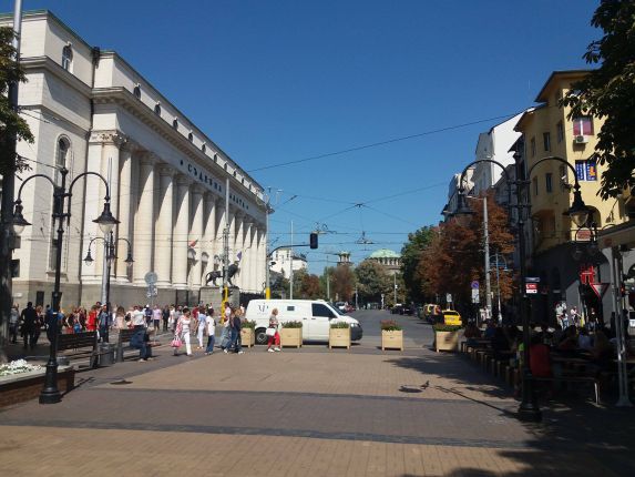 Антитерористични кашпи на Витоша, ама само на една пряка