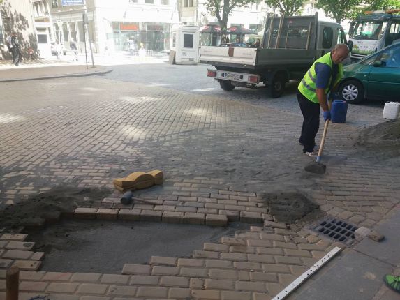   Не се вижда краят на ремонта на Дондуков