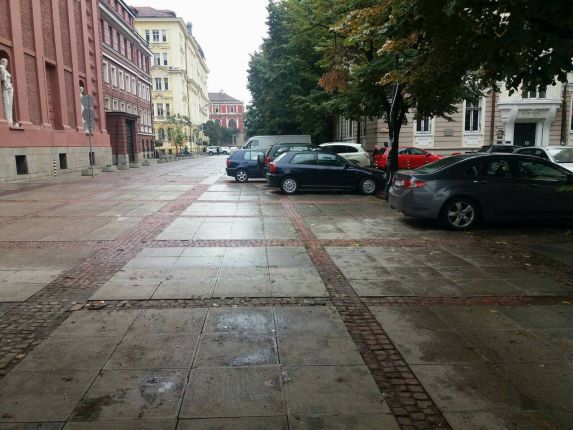  Градската градина пак става паркинг