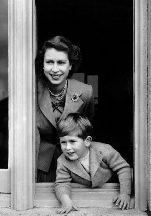 Принц Чарлз: 70 години в снимки