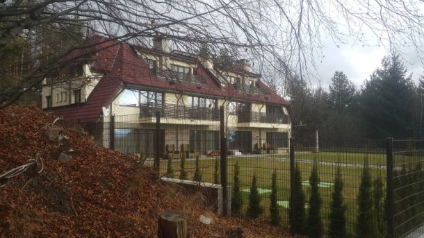   Кръстникът дава на Горанов и вила за 336 бона