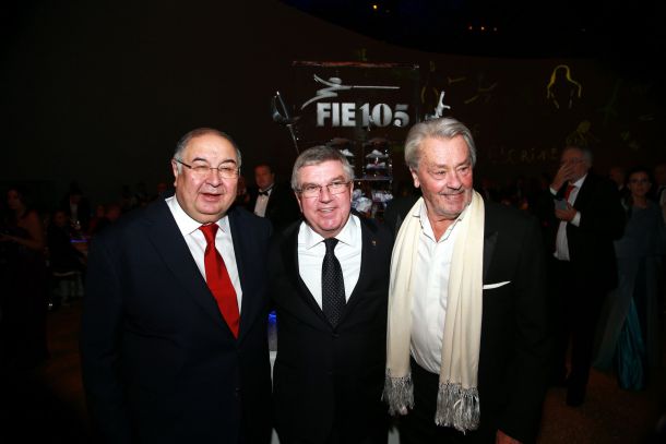  105 години Фехтовка
