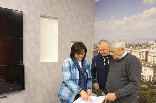   Нинова се срещна с екипа на телевизията на БСП