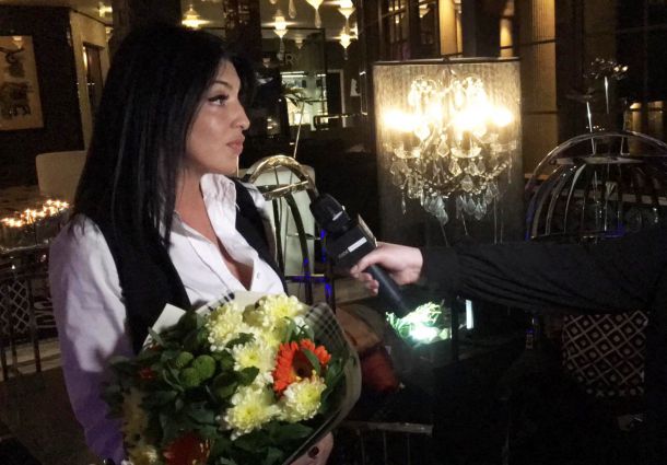    Първа самостоятелна изложба на Саарп Испир
