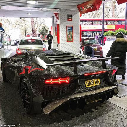 Инстаграм звезда подкара Lamborghini Aventador с 2 млн. кристали 