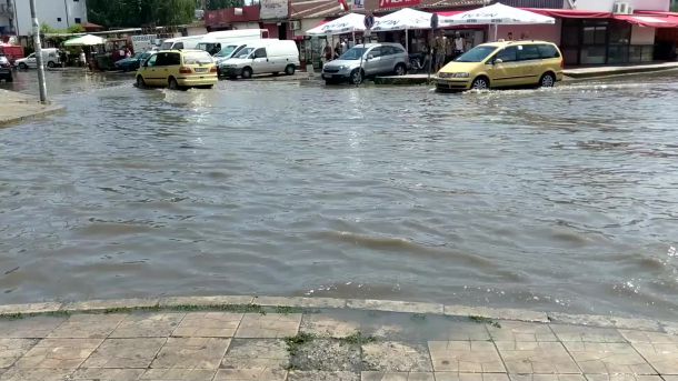 Буря потопи Слънчев бряг