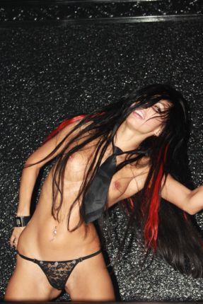 ГОЛА DJ ВЪЗБУЖДА МЪЖКАТА АУДИТОРИЯ В CLUB 66 НЕСЕБЪР