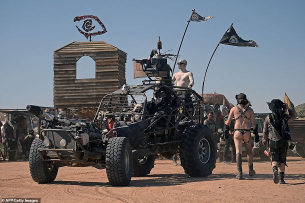 4000 фенове на Лудия Макс се събраха на Wasteland Weekend
