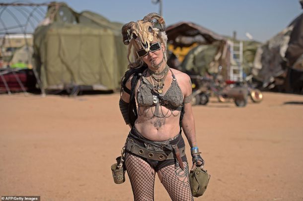 4000 фенове на Лудия Макс се събраха на Wasteland Weekend