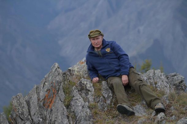    Путин с ЧРД в сибирската тайга
